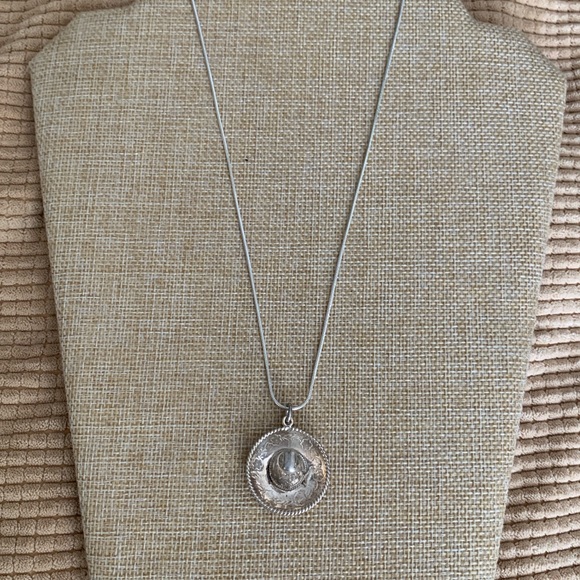 Large sombrero pendant from Mexico. Sterling - Picture 5 of 5